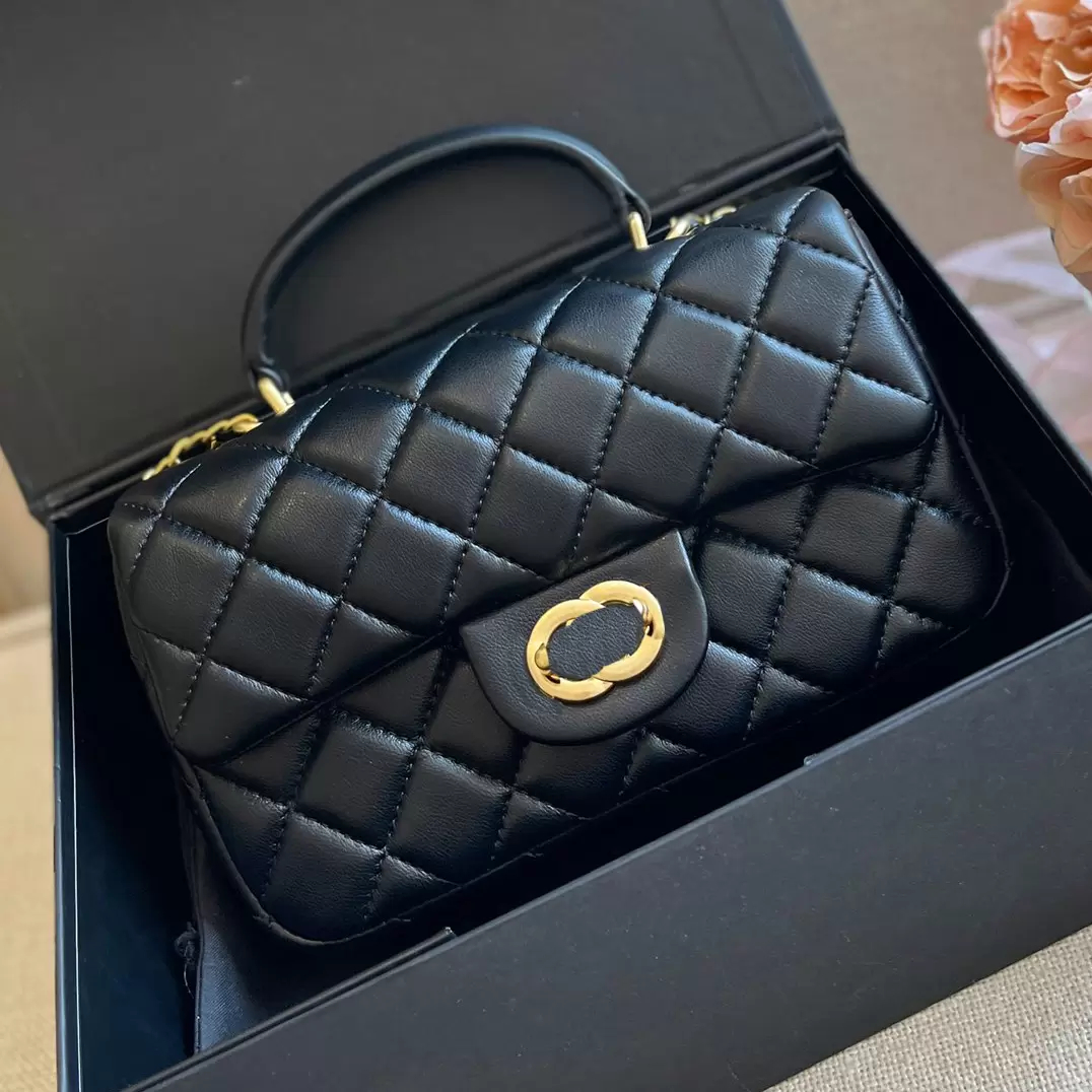 98 BACES DE MASSE SAGS 22SS Luxury Designers Classic Plaid Leather Caviar Chain Design Sacs Sacles Sac à épaule sucrée polyvalente décontractées