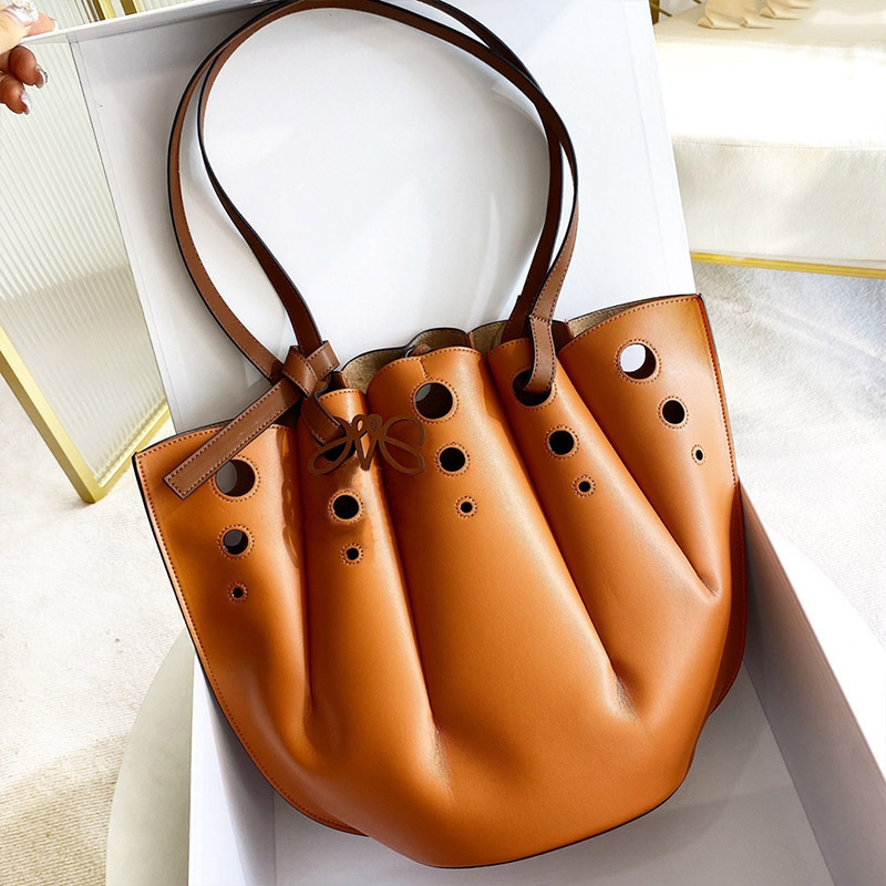 

Woman Handbags Designer Shoulder Bag totes bags 2022 Leather petal shape shell crossbody-bag Black handbag