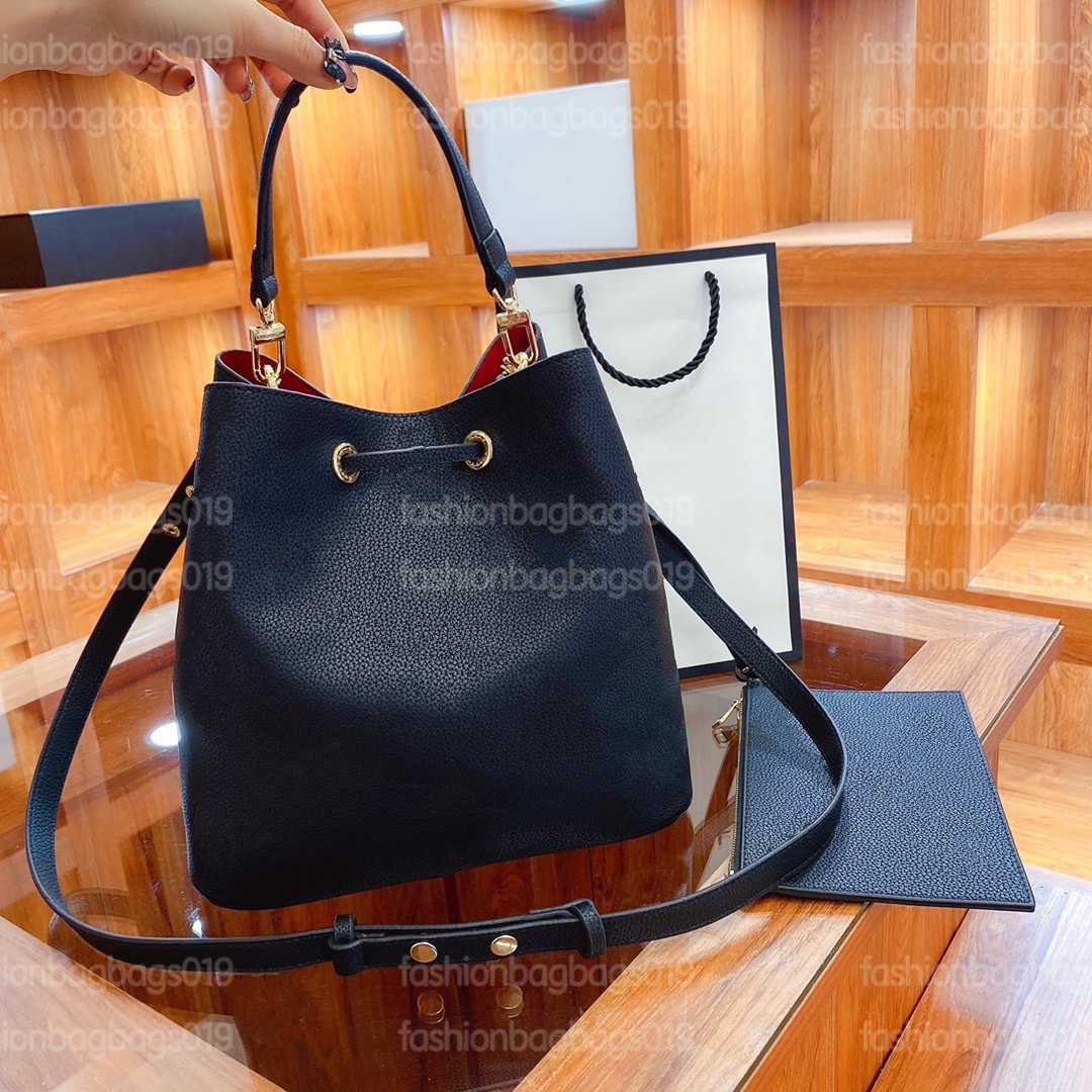 

New Neo Noe Womens Bucket Bag Beige pattern Red lining Black Leather Drawstring Closure Adjustable Strap Luxurys Shoulder Bags Hobo MM Designer Tote Bags