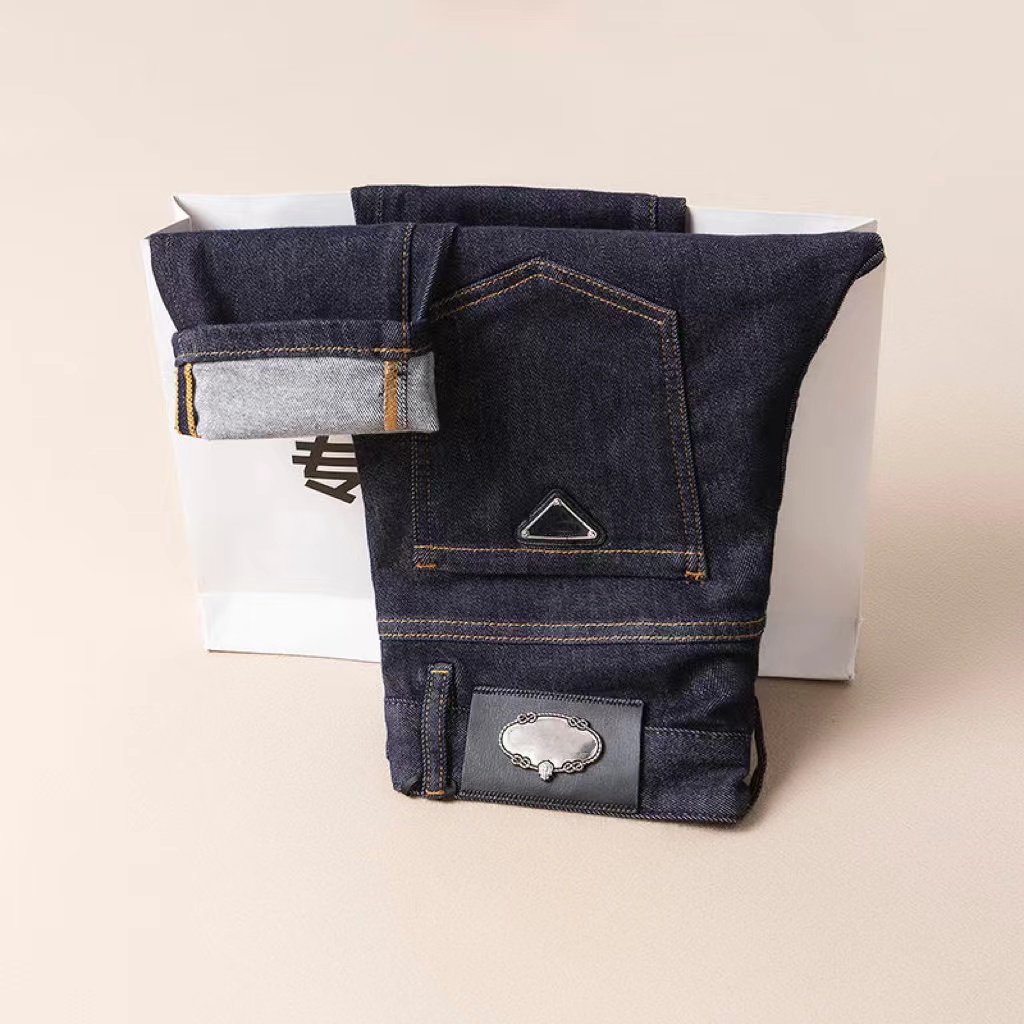 

Designer men's jeans Fashion letters Casual Business man's denim pants ripped pants, Preservatives