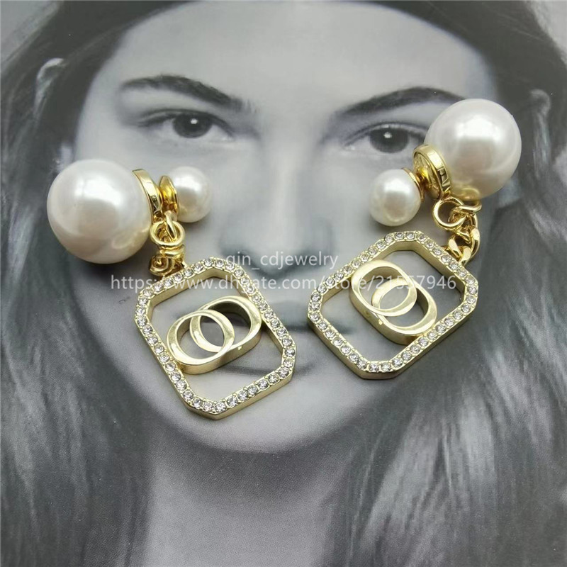 

Designer Fashion Double Sided Pearl Letter Earrings Selected Brass 925 Silver Pin Couple Birthday Wedding Gifts