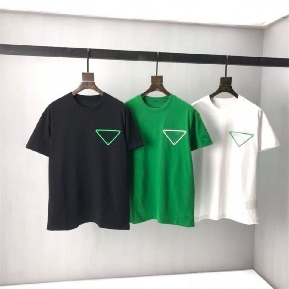 T-shirt de designer d'été pour hommes Tshirt avec des lettres Tops Triangle Pure Cotton Pure Coton Couple Oversize XS-4XL
