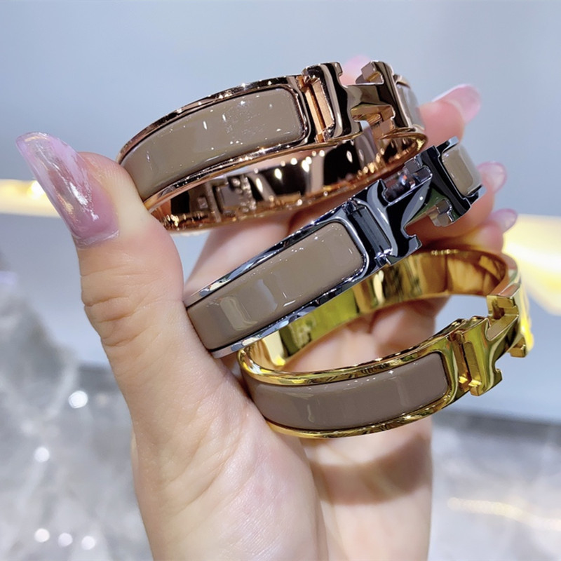 

New Fashion Stainless Steel H Bangle Clover Bracelet Jewelry for Women Gift