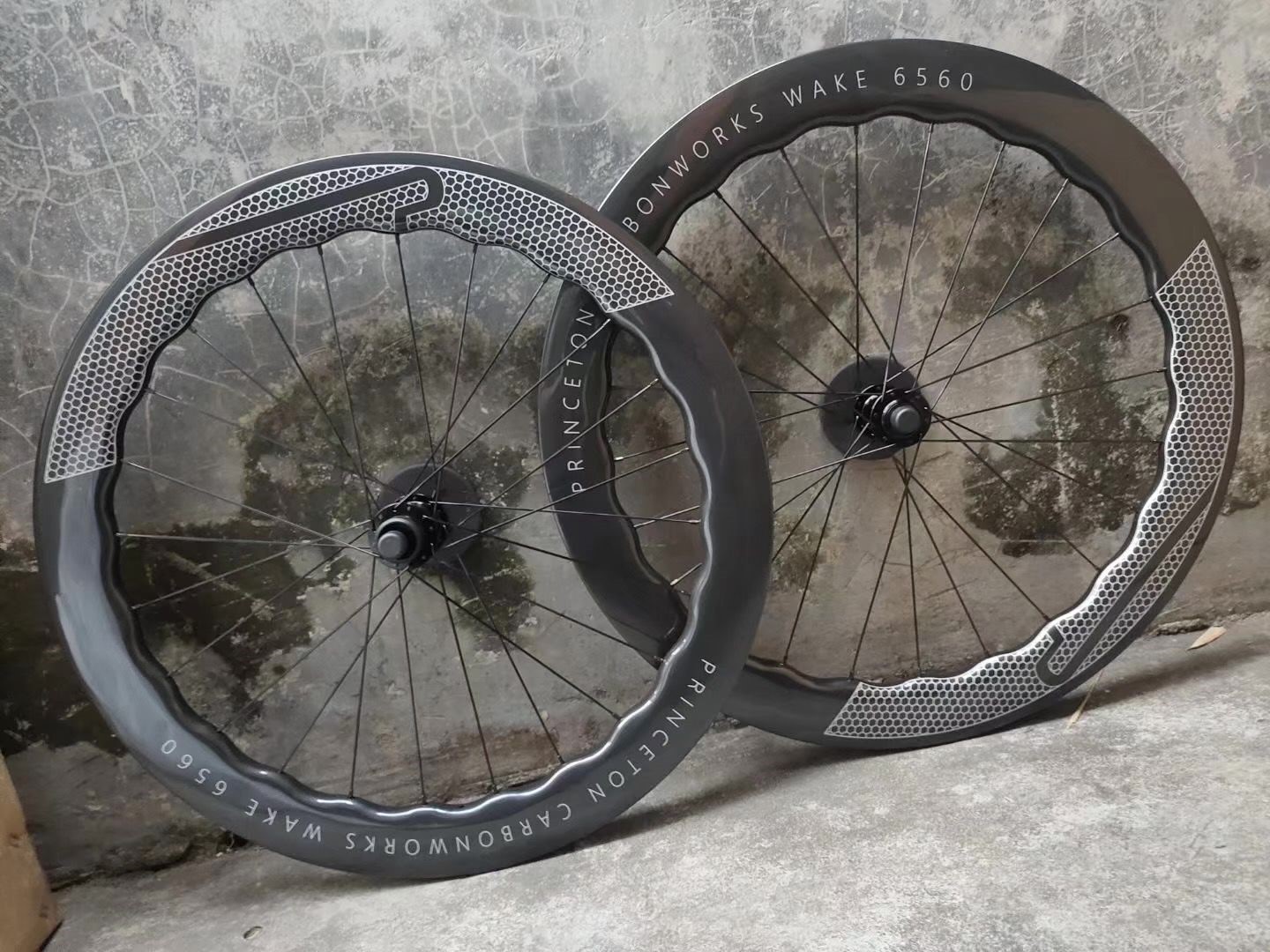 

Princeton 6560 carbon wheels clincher carbon Road wheelset bicycle Racing wheel with R13 hubs 6 holes/center lock