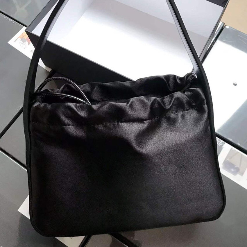 5a + Top Quality Aw Ryan Tote Sac de créateurs 8T001 LeathR Sacs à main à l'épaule Femmes Logo Imprimer Sacs d'embellissement Mini embrayage Mode