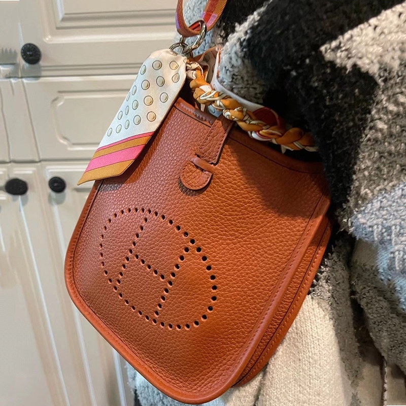 Sacs à main explosif evelynes fashion niche design sac 2022 en cuir single épaule messager lettre femelle