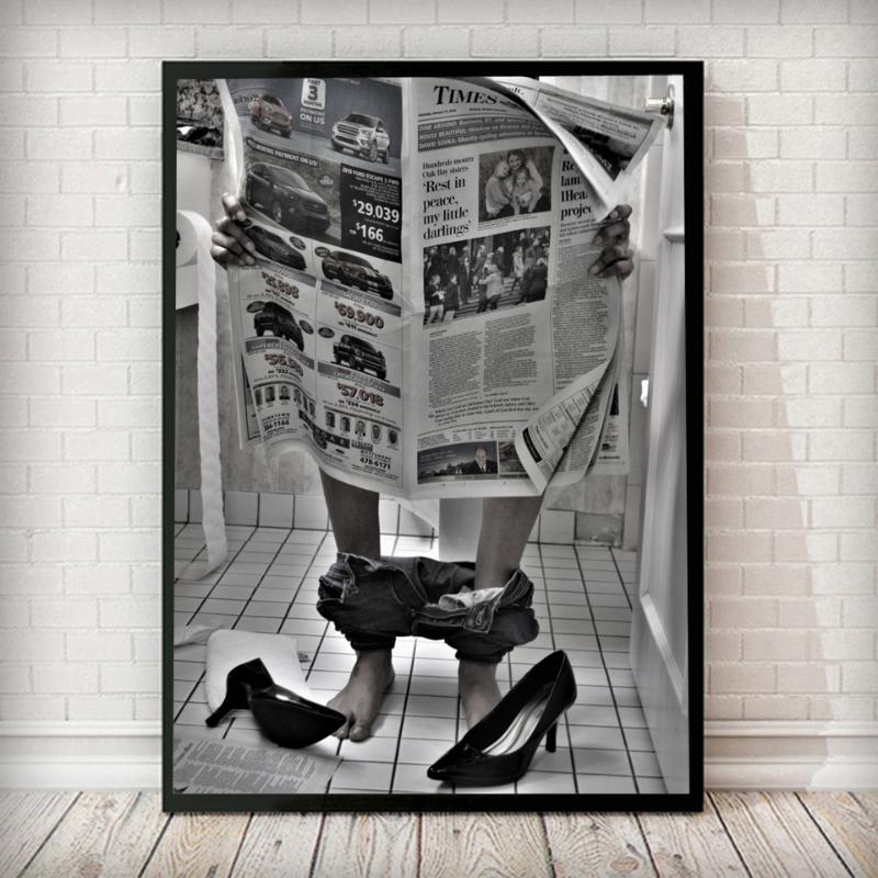 

Paintings Fashion Toilet Sexy Woman Read Spaper Vintage Canvas Painting Posters Modern Bar Black White Girl In Restroom Wall Art Decor