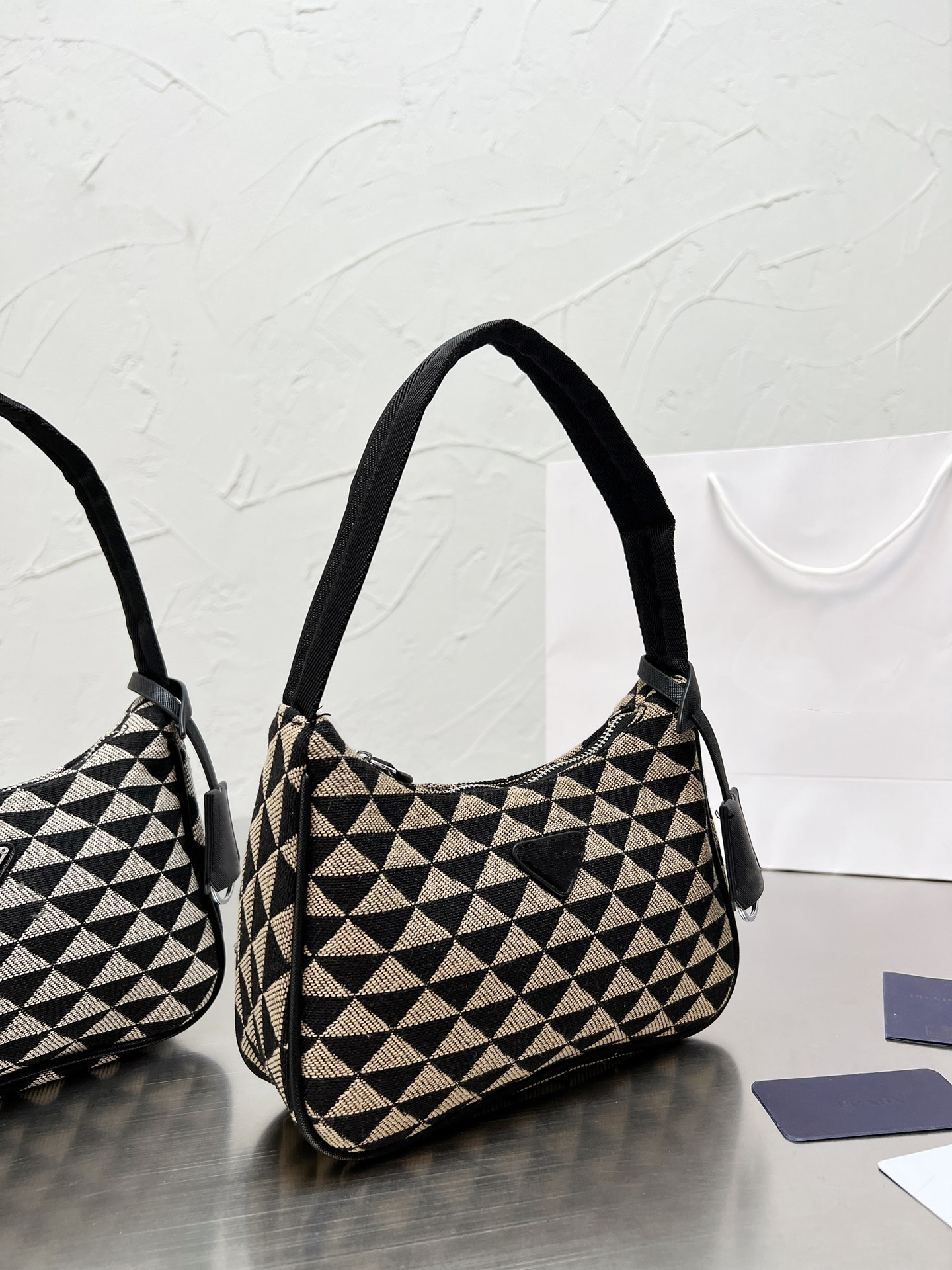 

Women Designer Prada Bag Handbags Luxury Half Moon Shoulder Bags Leather Armpit Tote Top quality Coin Purse Wallets Hobos Fashion Bags, Make up the difference