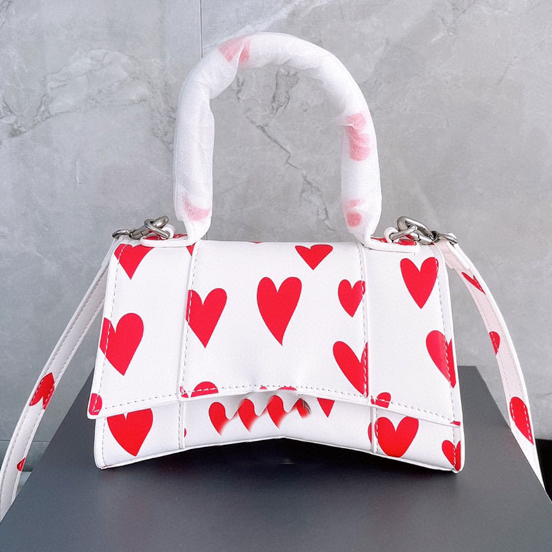

Graffiti Crossbody Bag Flap Shoulder Bags Women Handbag Purse Arched Arc Two Tone Genuine Leather Hearts Thread Large Capacity Pocket Fashion Letters Hardware, White heart 19*12cm