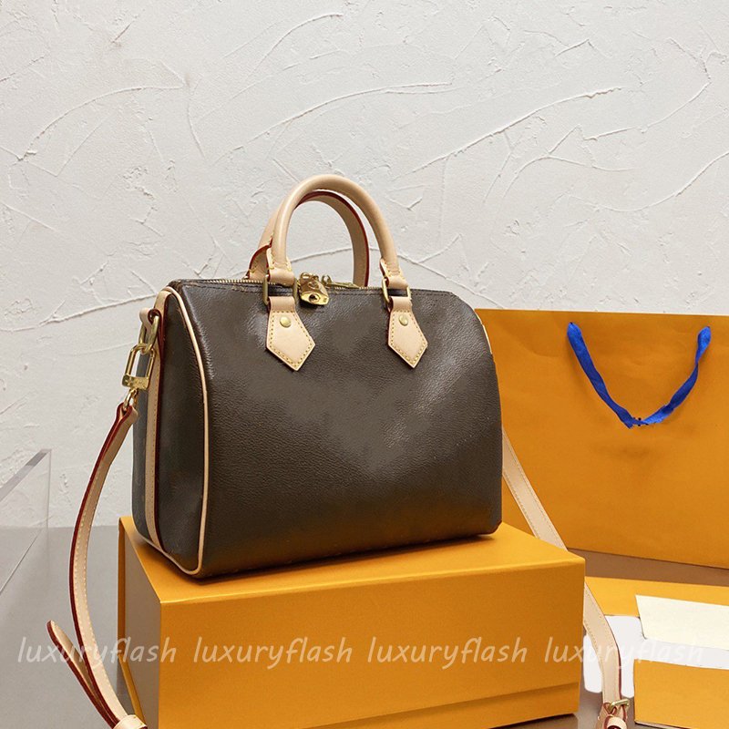 Women Designer Crossbody Bags High Quality Discolored Leather Luxurys Handbags Classic Fashion Pillow Bag Mens Shoulder Sport Tote