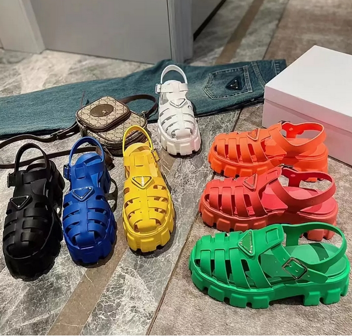 

Designers Sandals ss22 New Thick Soled Gear Hollow Baotou Ladies Casual Heightening One Buckle Roman Tide Shoes Outdoor Beach Sandal size 35-40, Blue