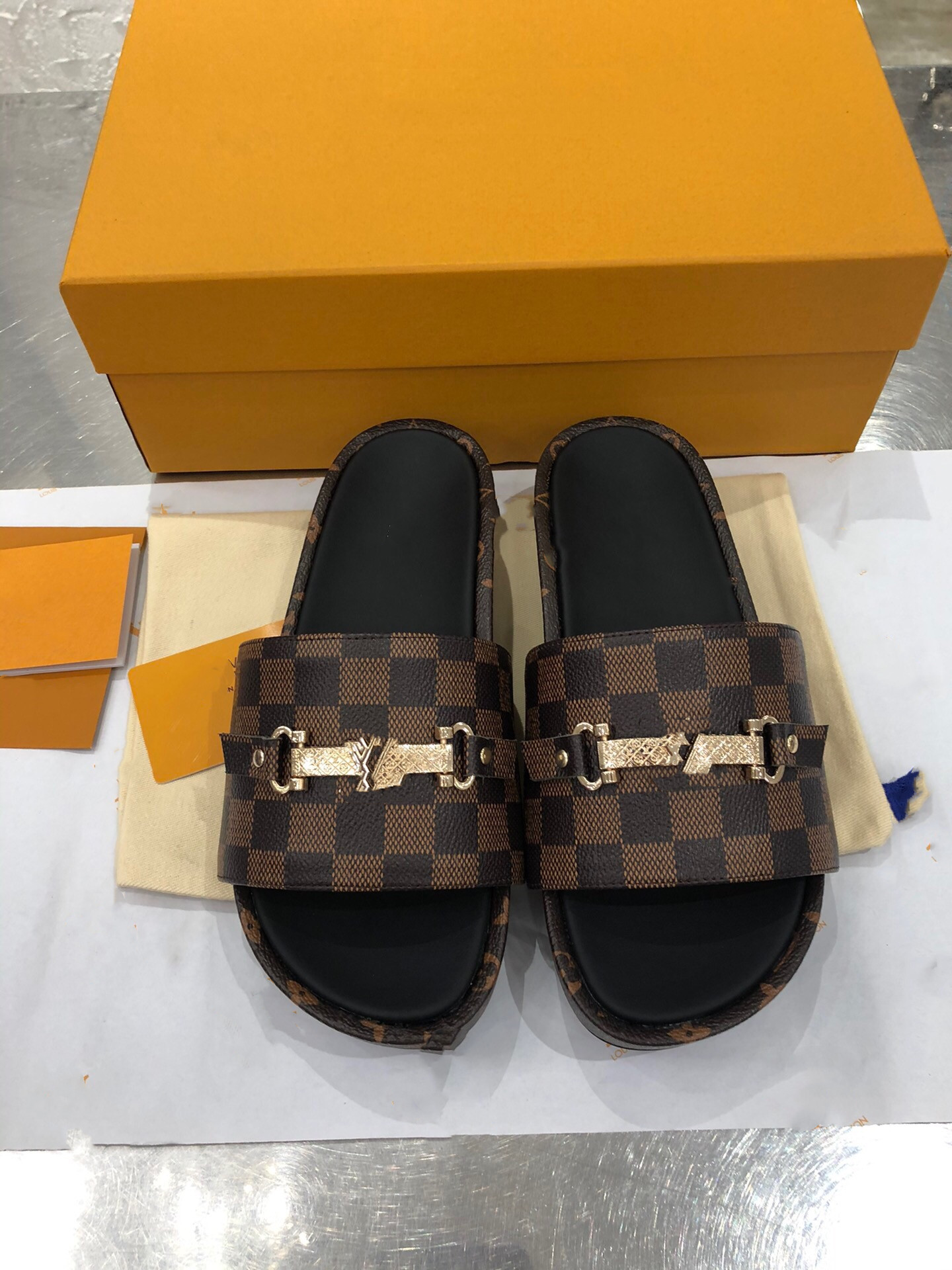 

Women Leather Stud Sandals Platform Sandals Summer High Heels Rivets Shoes Genuine Leather Ladies Sexy Party Shoes with Box 0601, 03