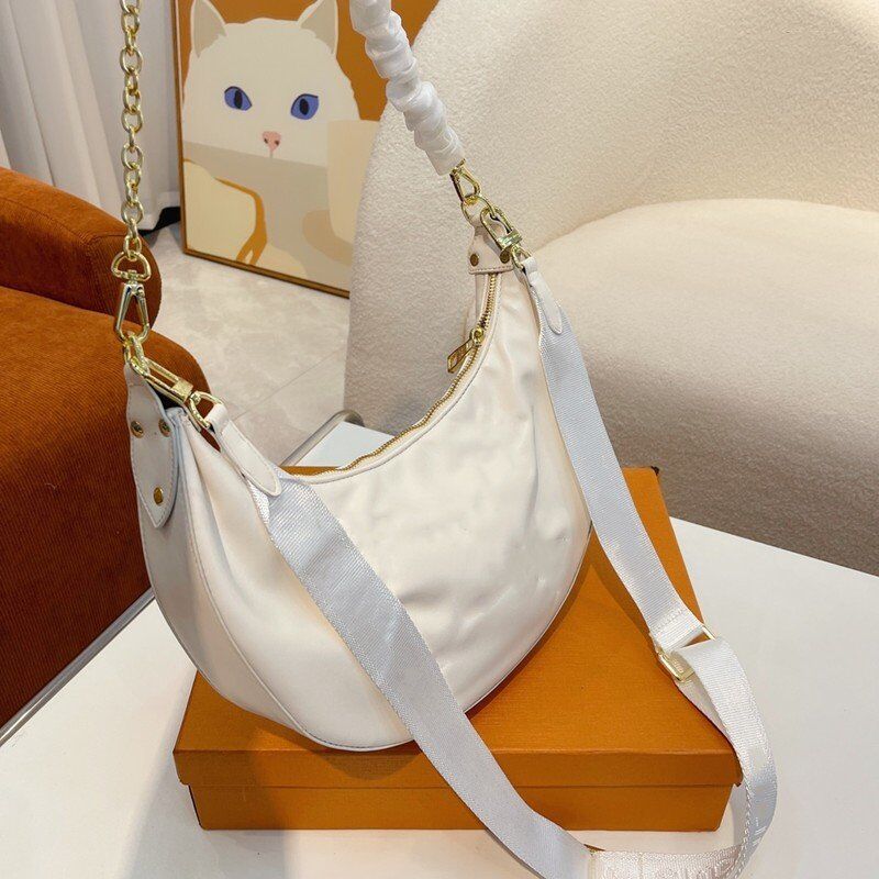 

High end brand wholesale price OVER THE MOON bags PREFALL22 MATCH Bag Half Moon Chain Shouldbag Crossbody handBag free deivery, Black