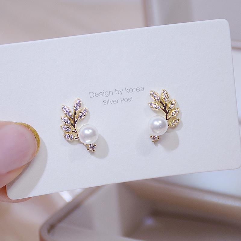 

Stud Simple Fashion Tiny Leaf Earrings For Women Feminia Zirconia Earring Wedding Jewelry Pendant Bridal Accessories GiftStud