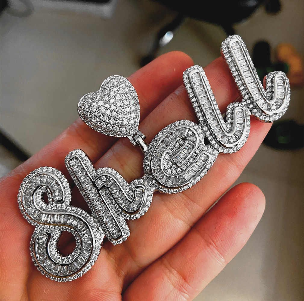 

Custom Baguettes Script Letters Pendant With Heart Clasp Necklace Tennis Chain Micro Paved CZ Personalized Hiphop Jewelry