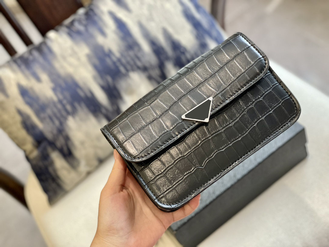 

Evening Bags Women's Designer Wedding Party Crocodile Leather Clutches Metal Triangle Buckle Shoulder Messenger, Black