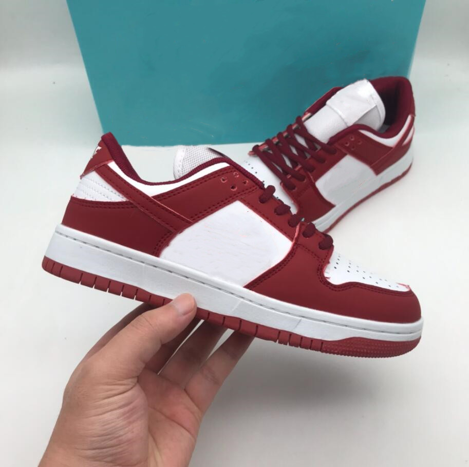 

Fashion Men Women Casual Shoes Outdoor Comfortable Wear-Resisting Lace-Up Leather sb Sneakers Trainers Unisex Zapatos Skateboard Shoes 36-44
