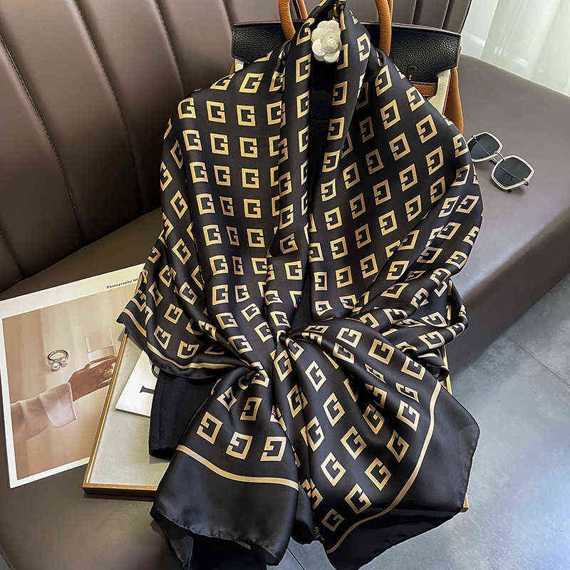 2022 Brand Designer Square en soie femelle Bandana Bandana Long Châles enveloppe les foulards hivernaux Pashmina Lady Hijab Luxury Nouveau Y22052
