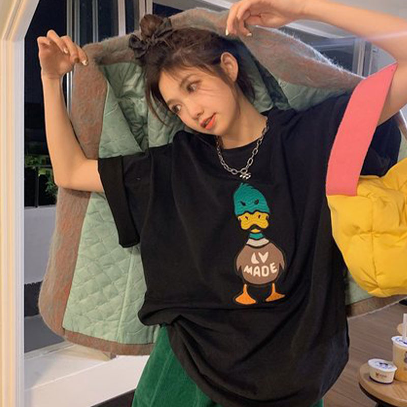 

Women's T-Shirt Black And White Cartoon Duck T-shirt Is Simple Fashionable