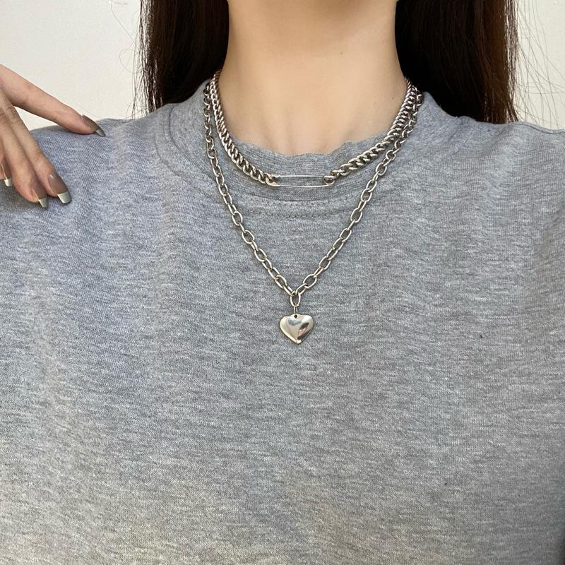 

Pendant Necklaces Fashion Necklace Heart-shaped Pin Choker Personalized Hip-hop Style Two-piece Hoodie Set Chain Jewelry Gift WomenPendant