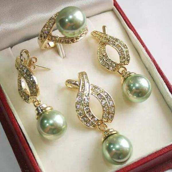 

18K Gold Plated olive green Shell Pearl Necklace Jewelry Set