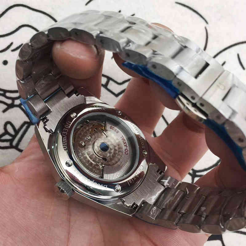 

fashion watches for mens montre diamond movement Luxury designer Watch Fashion Women's Men's watch V61F, Tooth three white faced black ding 40m