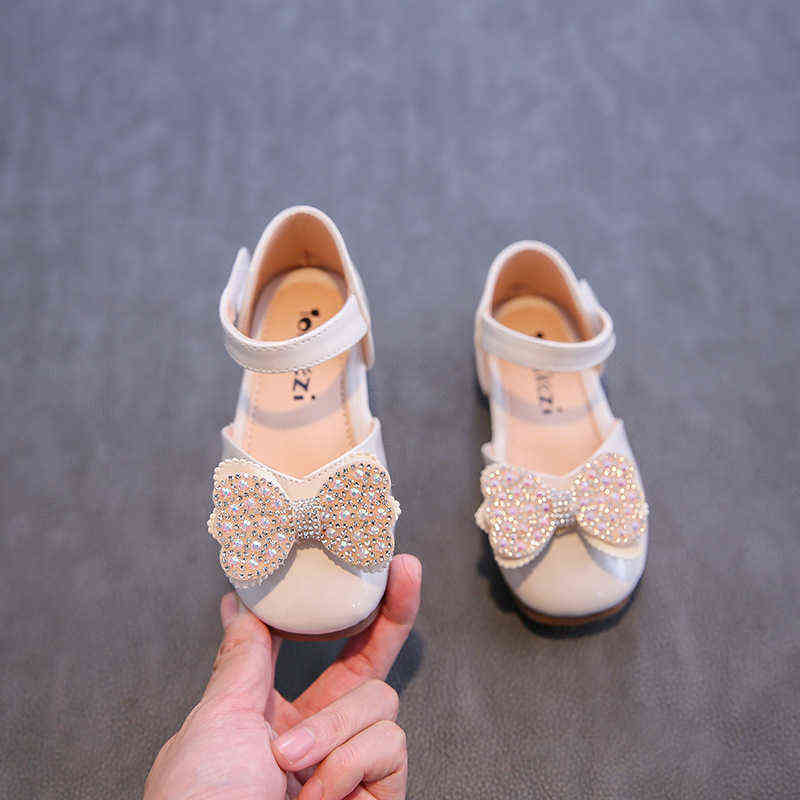 

2021 Girls All-match Soft Bottom Princess Shoes Pearl Rhinestone Bowknot Summer Girl Baby Non-slip Sandals G220418