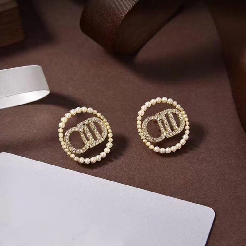 

Titanium Steel with Diamonds Black Hollow Out Stud letter D home earrings women ladies designer luxury diamond pearl bee couple gift jewelry does not fade