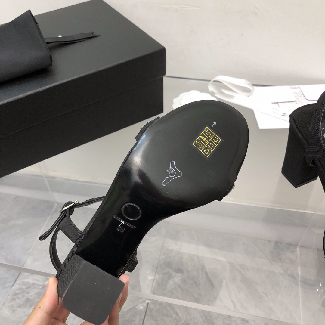 

Sandals Designers Slides sandals Designer Sandal Foam Runners Woman brand logo drill bow fashion classic chucky high heel comfort Italy orginal bottom size for 34-41, Black