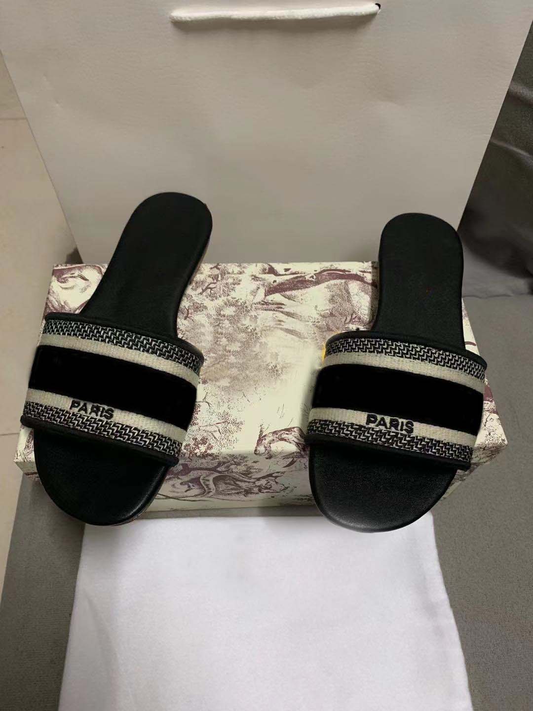 

Designer sandals outdoor street shoes girls sandals ladies slippers summer beach stripes rainbow letter stripes 35-42, 22