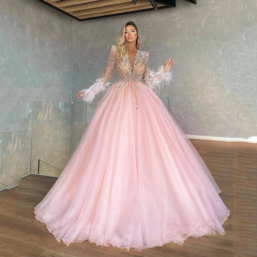 2022 Élégant Prom Quinceanera Robes Luxury Long Manches Peroues Feathers Robe de bal brillante Femmes de soirée Robes de nuit plus taille B0609S1