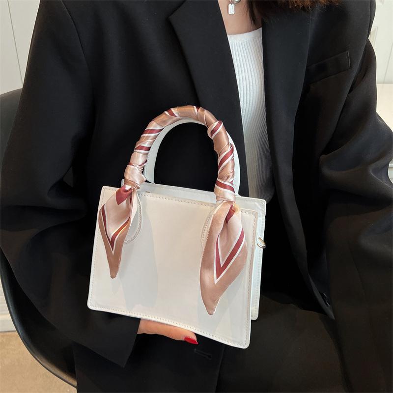 

Evening Bags Women Tote Brands 2022 Luxury Designer Leather Female Shoulder Crossbody Handbags For Phone Small Fashion Lady Bolsas PurseEven, White