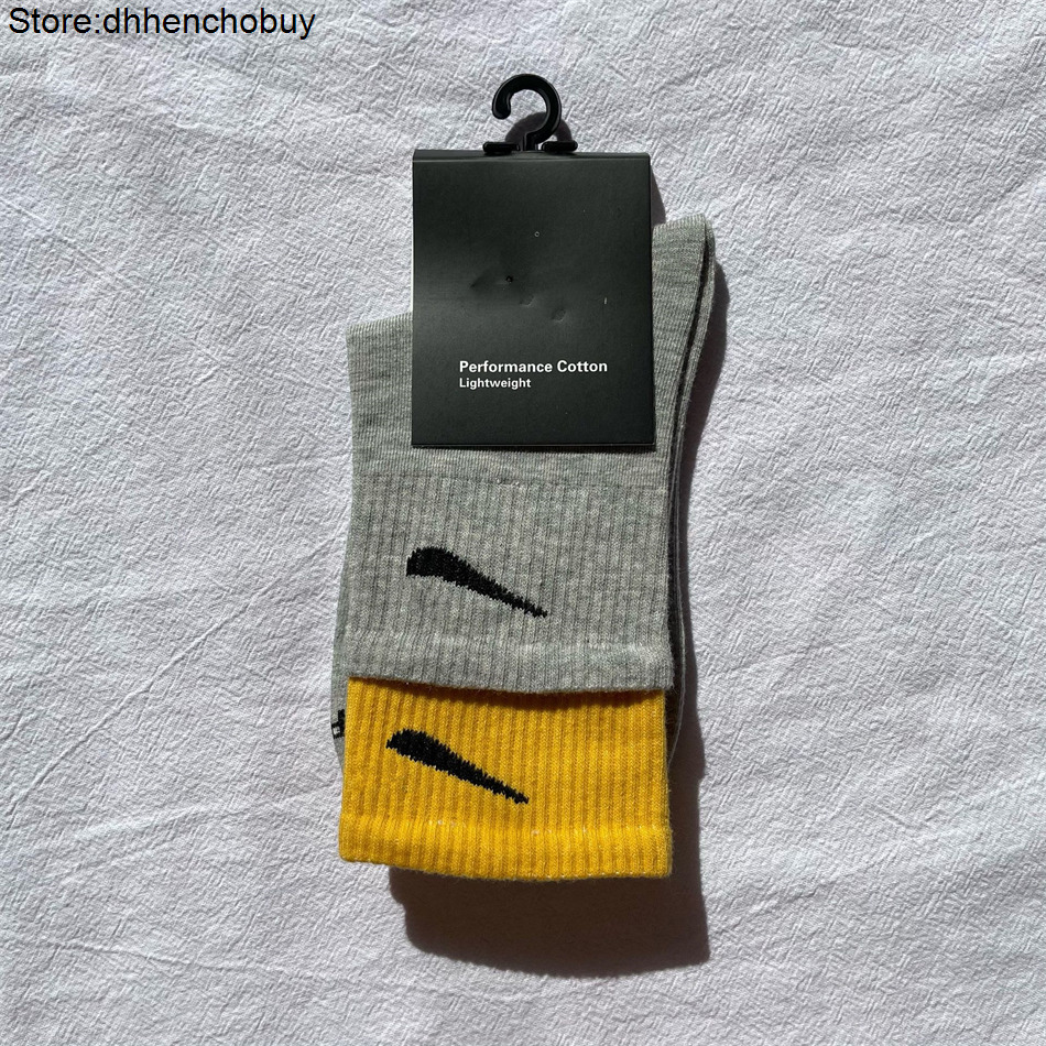 

Men's Fashion Classic Hook Brand Socks Middle Tube Sports Moisture Absorption Sock Casual Men Women Luxury Wear Medium Short Sportsocks Wxpd, Multi