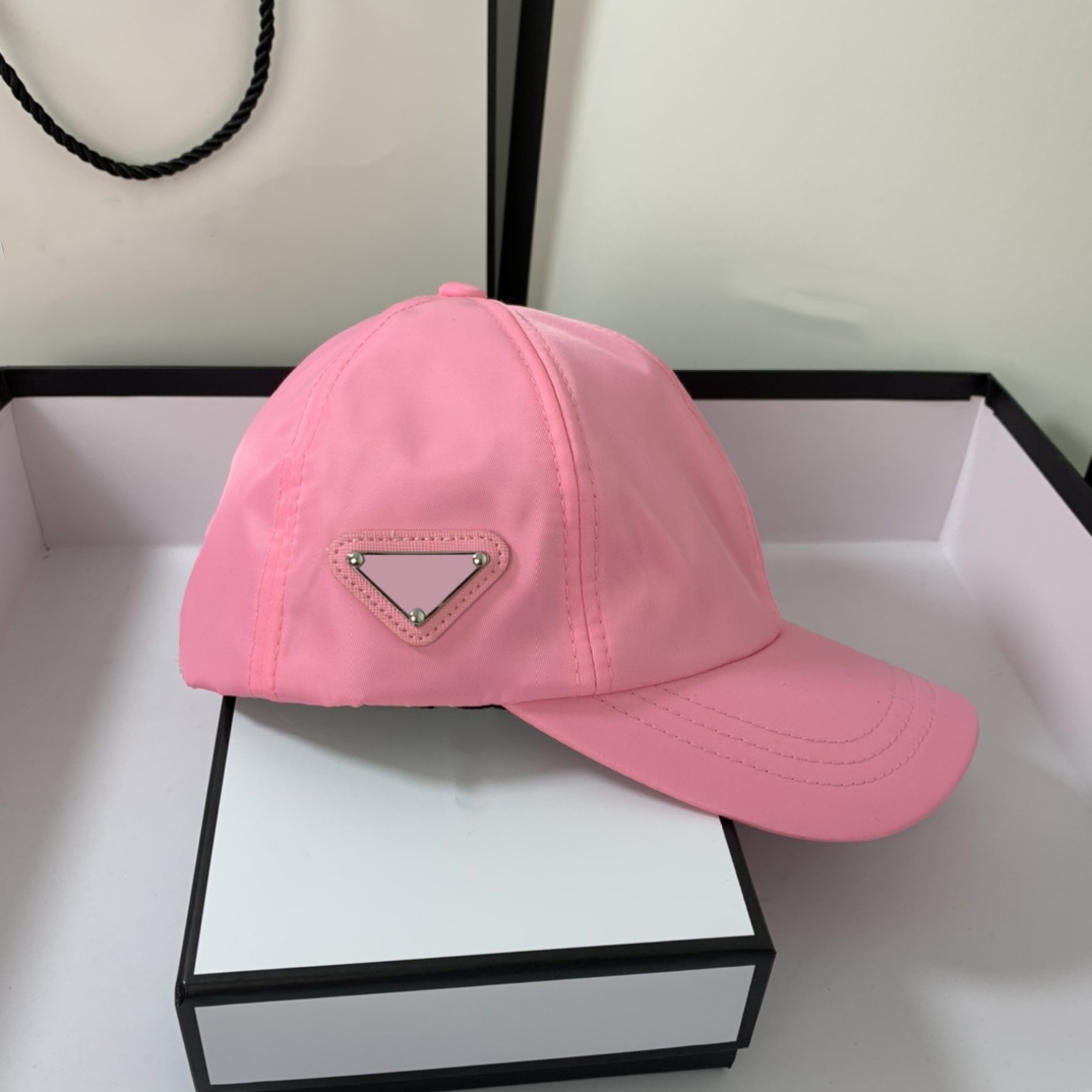 

Designers baseball caps Luxurys ball cap letters trendy Atmospheric Side logo fashion casual couples caps sports hundred take running beach sun hat High quality, Red