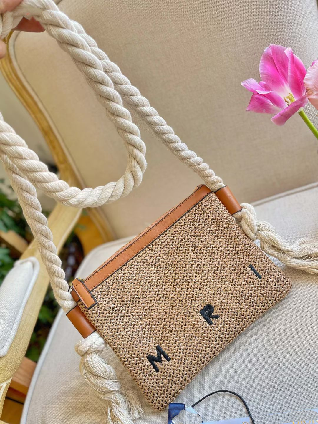 

Fashion light luxury woven crossbody bag designer Marne lady shoulder bag made of cowhide material woven linen, Khaki 25*19cm