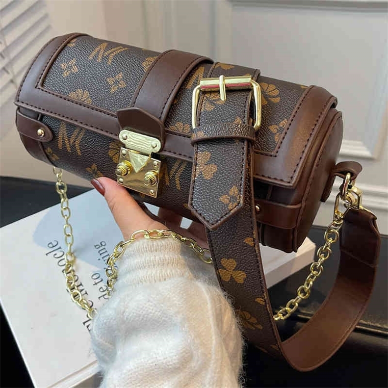 

Offers Cabinets at 80% Off Fashion niche chain single shoulder autumn and winter high tide armpit cylinder bag, Caramel