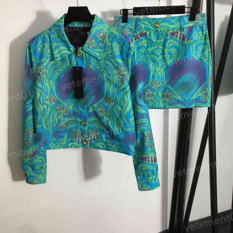 

Designer Women Two Piece Dresses Green Button Abstract Letter Print Lapel Coat And High Waist Bag Hip Skirts Luxury Women Clothing