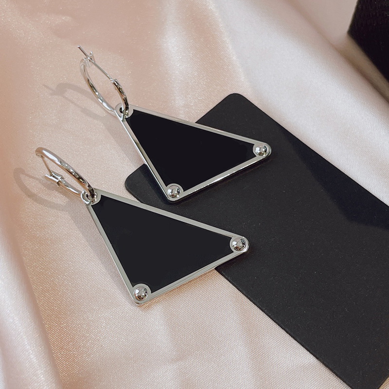 

Womens Designer Hoop Earrings Fashion Triangle Earring Charm Mens Hoops Earrings Designers Jewelry Luxury Unisex P Earring Studs 2206022D