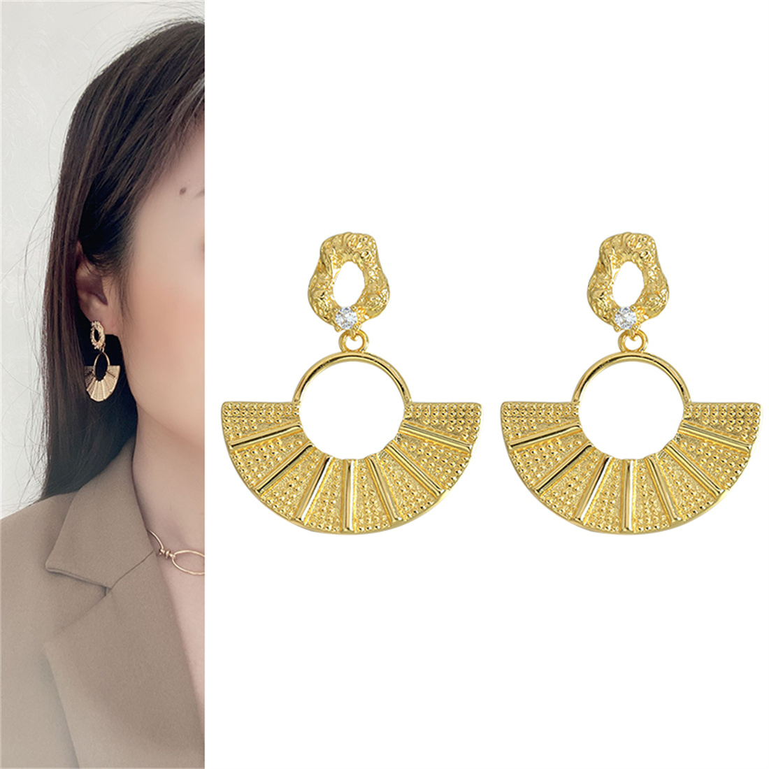 Lover Earrings Screw For Women Female Stud Earring Metal Fan Shaped Drop Exquisite Fashion Exaggerated Charms Popular Hoop Luxury Jewelry Gold Lo