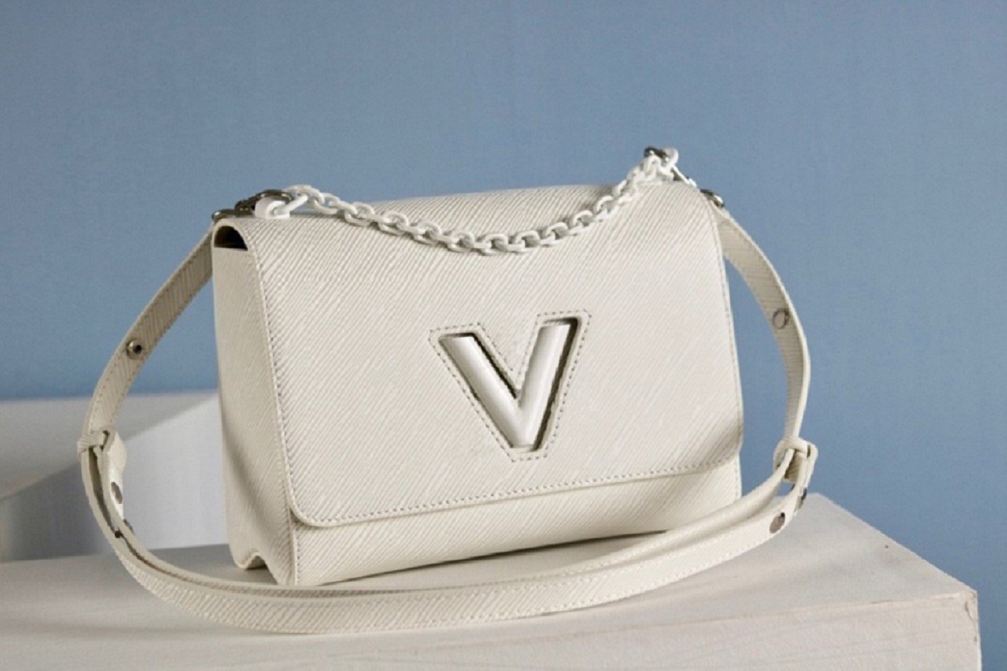 

2022 high-quality Classic Original high quality luxury designer bag Twist MM handbags leather messenger shoulder bags Crossbodys purse 03, Grey #m50310