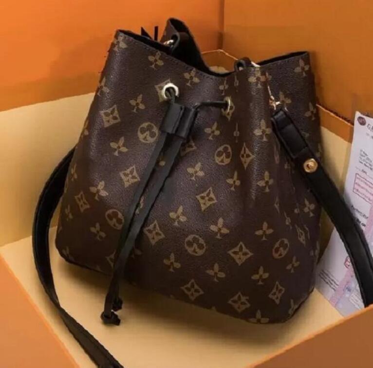 

Hot Women designers Sale Handbag Womens bags Handbags Wallets for Leather Chain Bag Crossbody and Shoulder bucket Bags, Red flower
