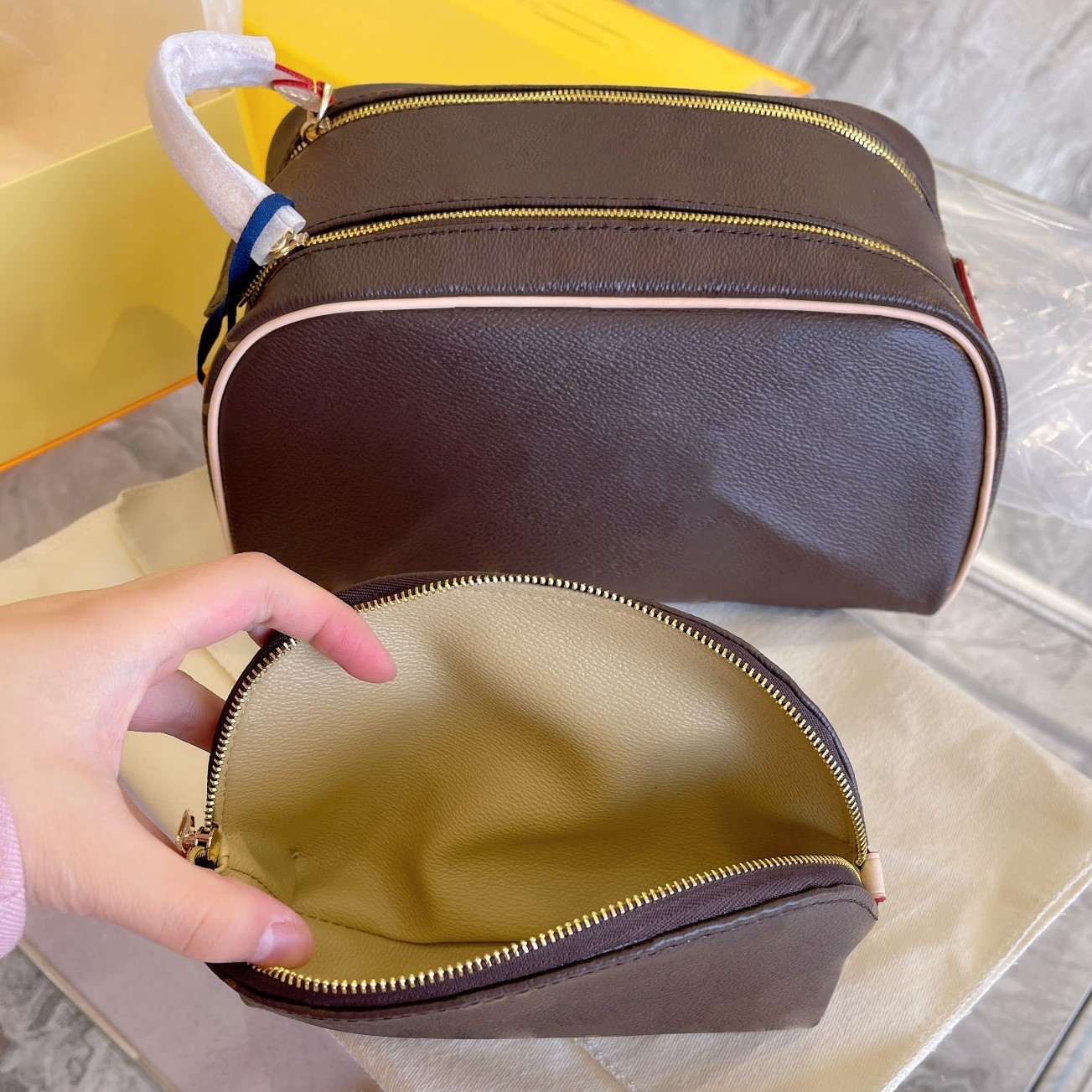 2022 Luxe Designers Célèbres Femmes Sac À Bandoulière Mode Rabat Composite Cosmétique Sacs À Main Fourre-Tout Perle Chaîne Perles Sac À Main Bour