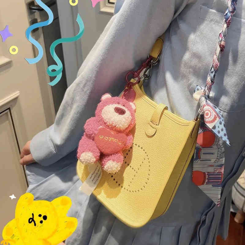 

2022 New Family Evelyn Messenger Togo Leather Pattern Bucket Women's Bag h Letter Mini Bag Luxury Designer, Yellow