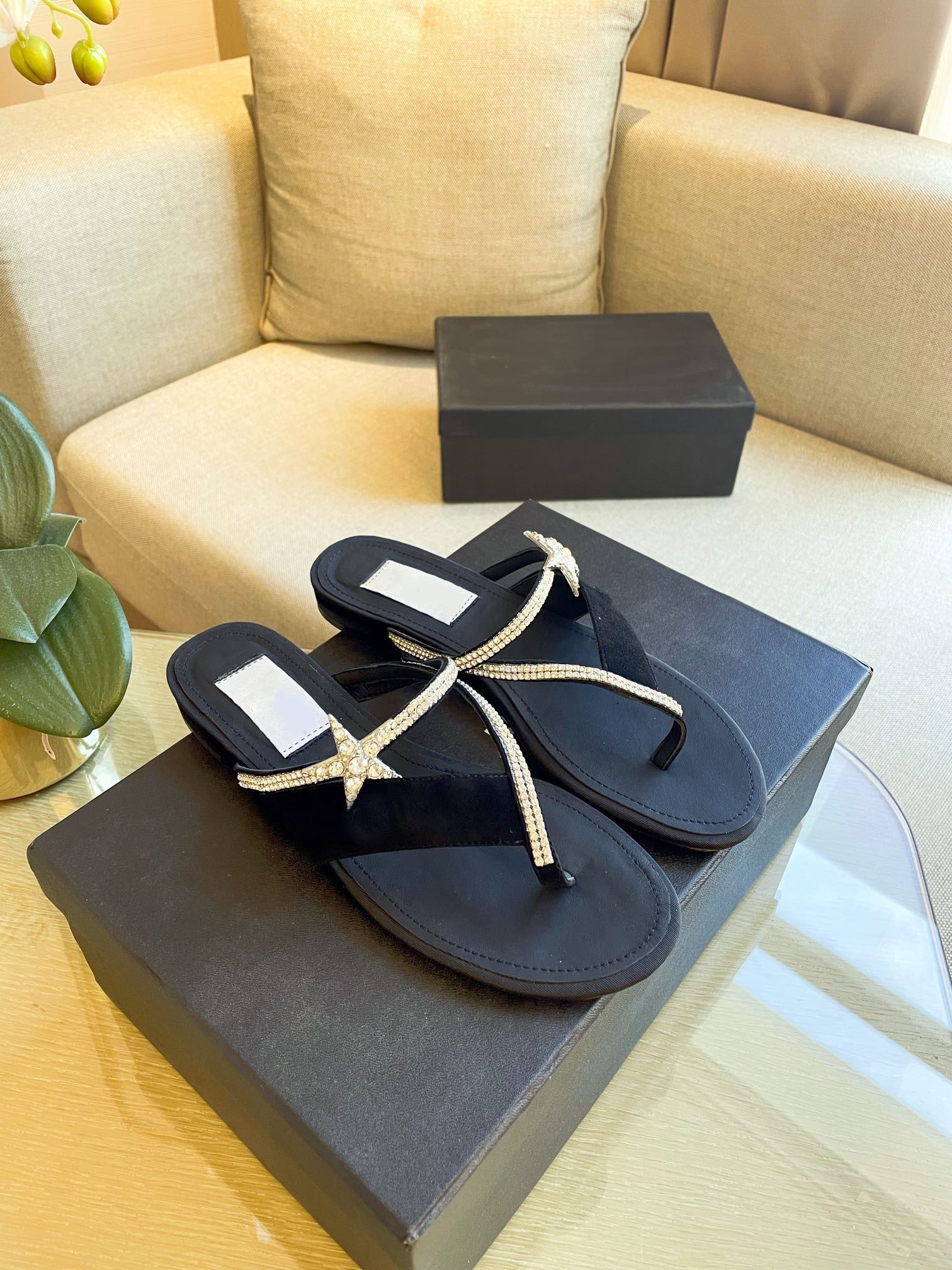 

2022 Summer Women Mules Slipper Suede Calfskin Strass indoor Sandal Designer luxury Fashion Beach Flat Flip Flops Non-Slip Shoes, Clear