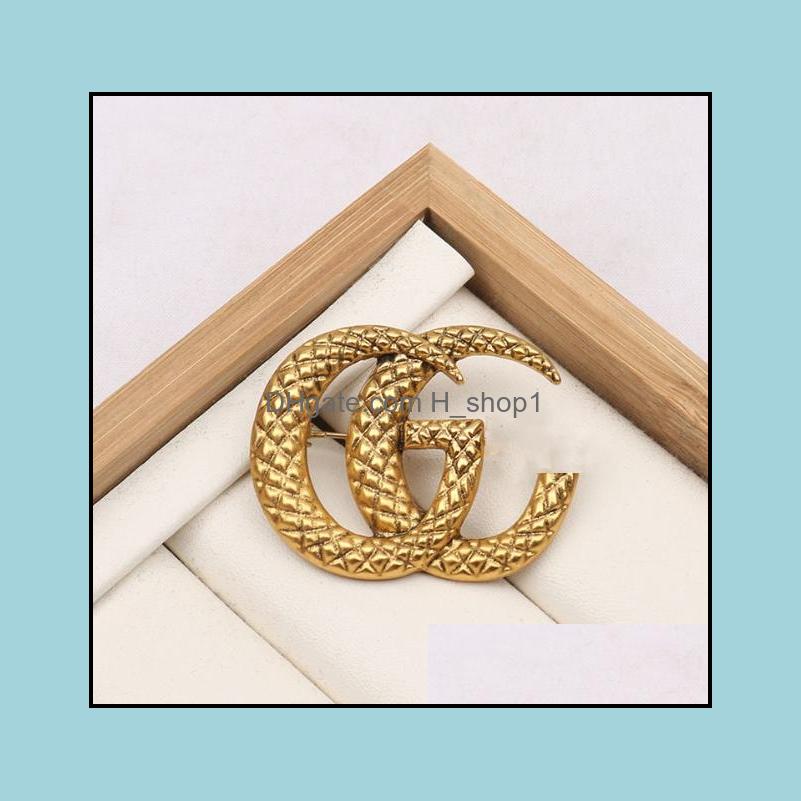 

Pins Brooches Jewelry Wholesale Luxury Brand Designer Letters Famous Letter Pins Tassel Pearl Brooch Rhinestone Suit Pin Accessories Drop D