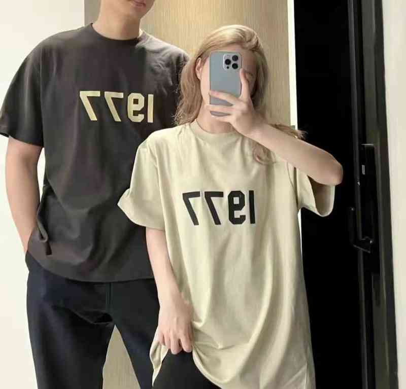 Fashion Essentials Designer Couples t shirts Fog Double Thread European and American Summer Loose 1977 Short Sleeve Men's T-shirt