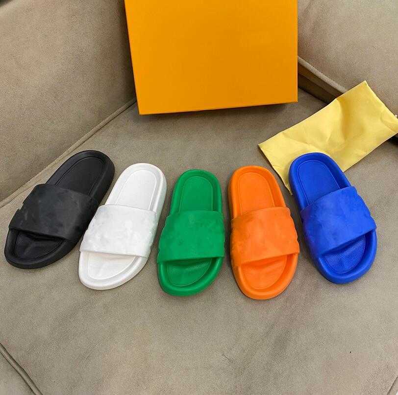 

New Style Designer Sandals Embossed Slippers Couples Fashionable Comfortable Flat Bottom Soft Rubber Slipper Summer Beach Shoes Leisure, Box