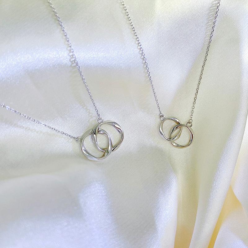 

Pendant Necklaces Wanxian Jewelry S925 Double Ring Interlocking Necklace Female Simple Small Design Sense Advanced Ins Korean Version 2022