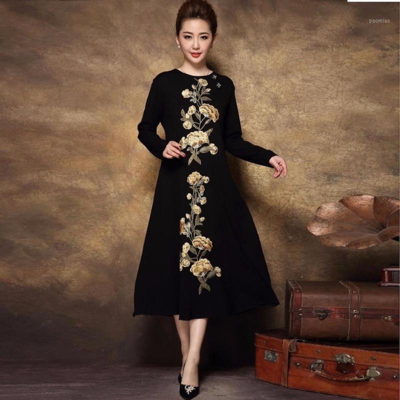 

Casual Dresses 2022 Autumn Women Vintage Floral Embroidery Knitted Long Dress Middle Age Ladies Elegant Plus Size Vestidos -XXXXL, Black
