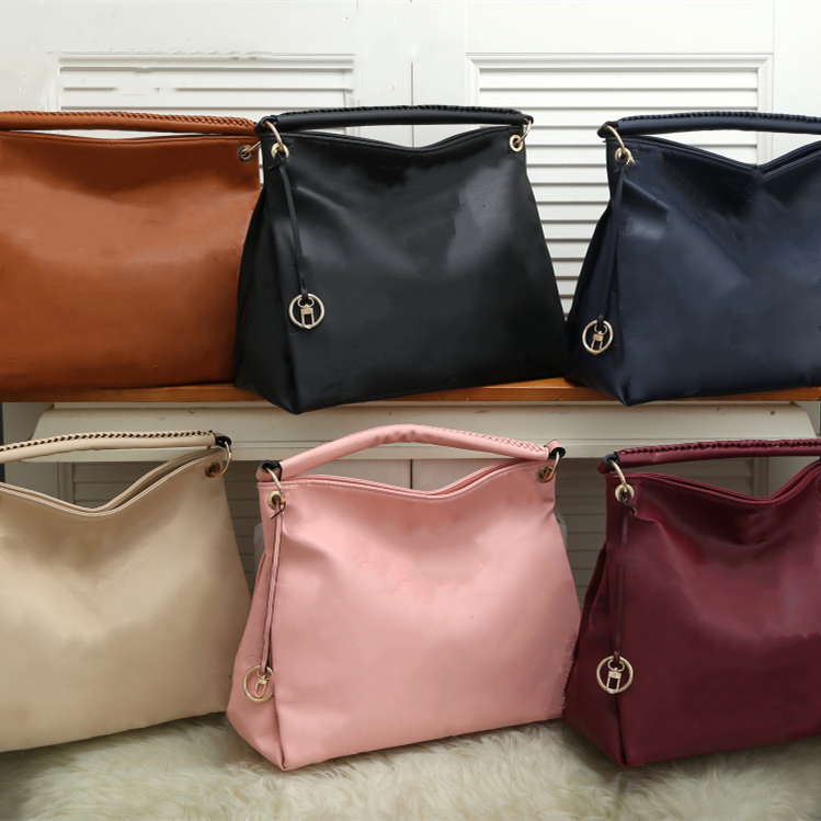 

Designer ladies handbag messenger bag style outdoor casual fashion high quality presbyopic one shoulder suitable for all kinds of occasions, Yellow